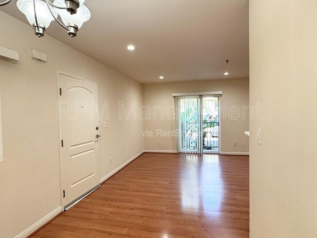 Photo - 843 Hayworth Ave