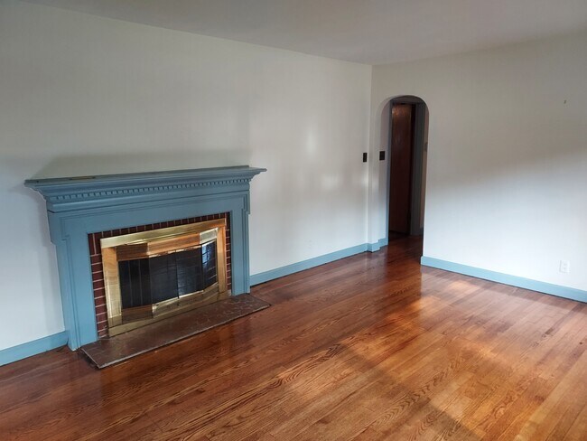 Photo - 8406 Colebrook Rd