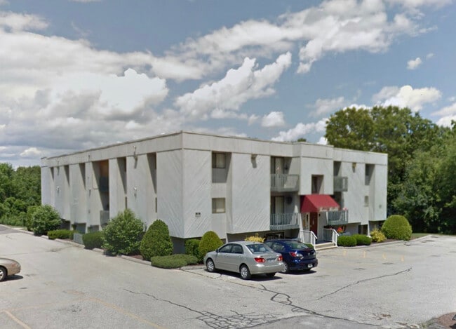 Beautiful Building with only 17 units, and designated parking - 78 Saint Joseph St Unidad #2 Rental