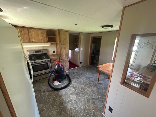 702 Sedgwick Rd