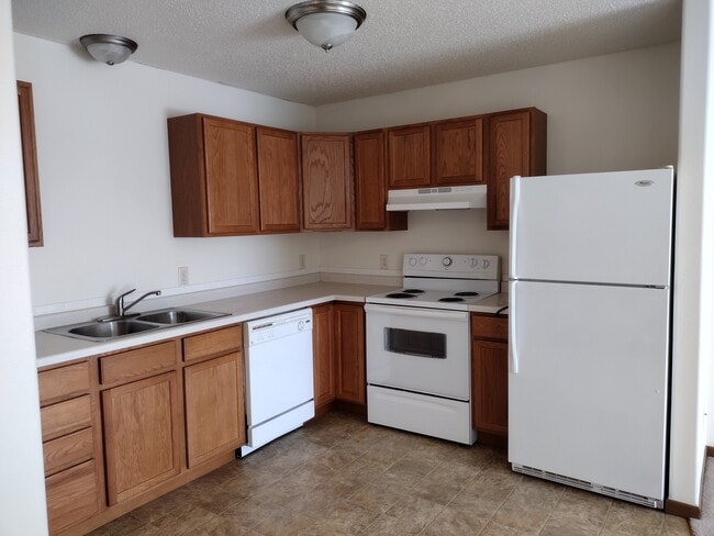 Photo - Presidential Estates/ Justice Apartments