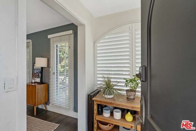 Photo - 7951 Fountain Ave