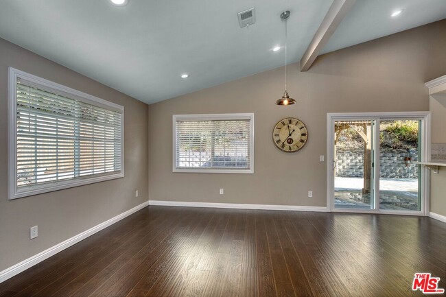 Photo - 30655 Lakefront Dr