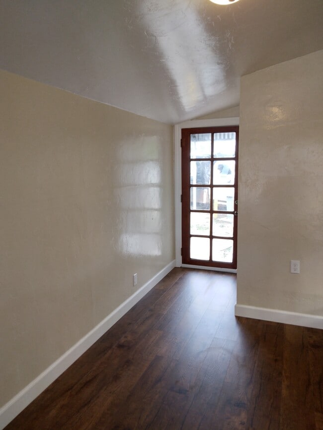 Living Room - 3300 Portola Dr Unit # 20