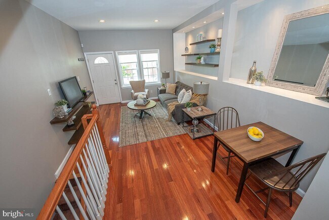 Photo - 2025 Parrish St