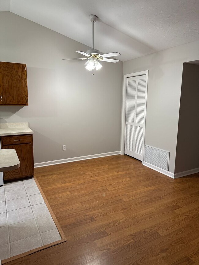 Photo - Nice duplex in a convenient location