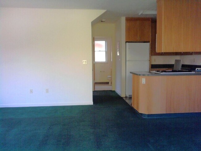 Photo - COMING SOON-A spacious 4bdr/3bathroom just one block from Shattuck Ave shops and entertainment Unit 03