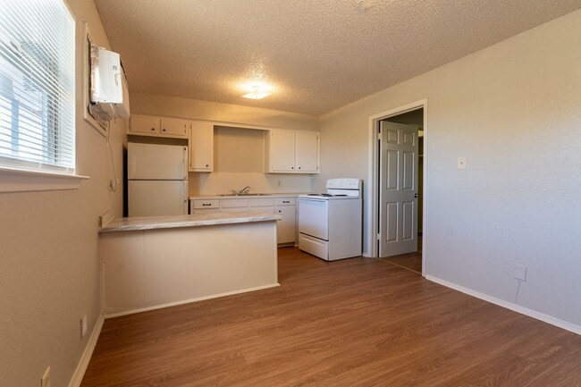 Photo - College Park Apartments Unidad 8C