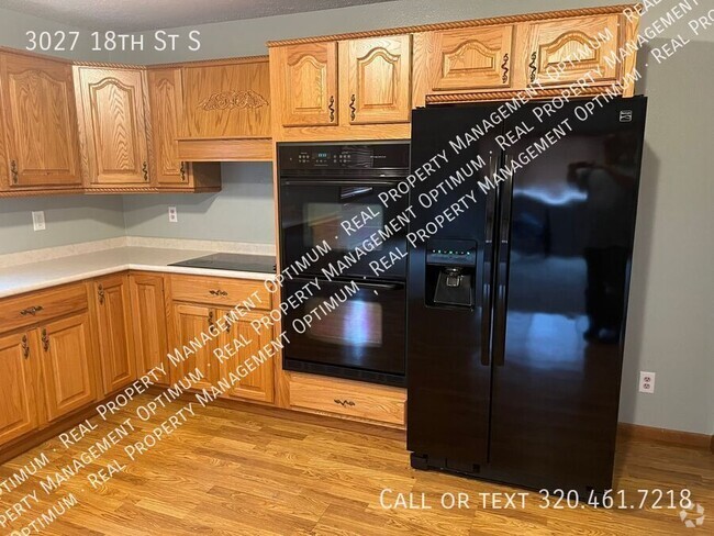 Building Photo - 3027 18th St S Rental