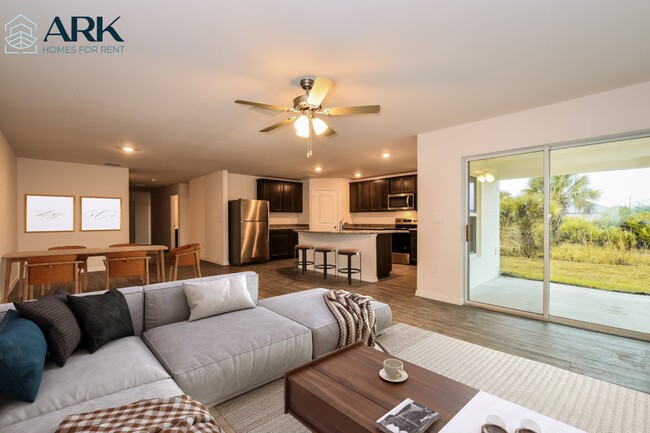 Photo - 192 Blackstone Dr