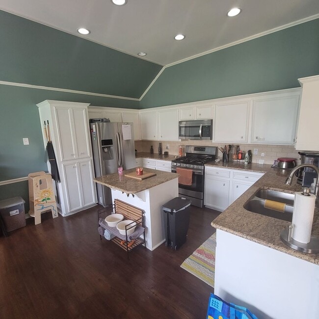 Photo - 4 Bedroom 2 Bath in Stockwell