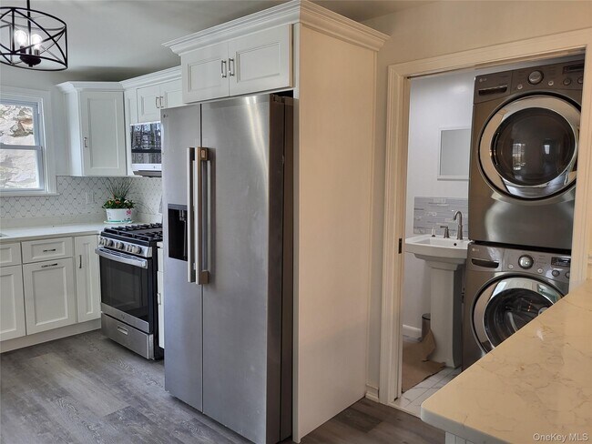 Photo - 83 W Main St