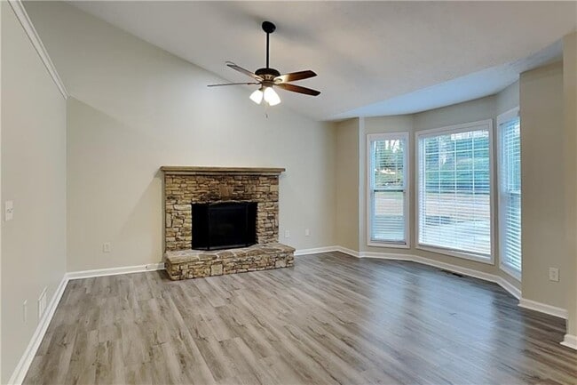 Photo - 255 Valley Brook Dr