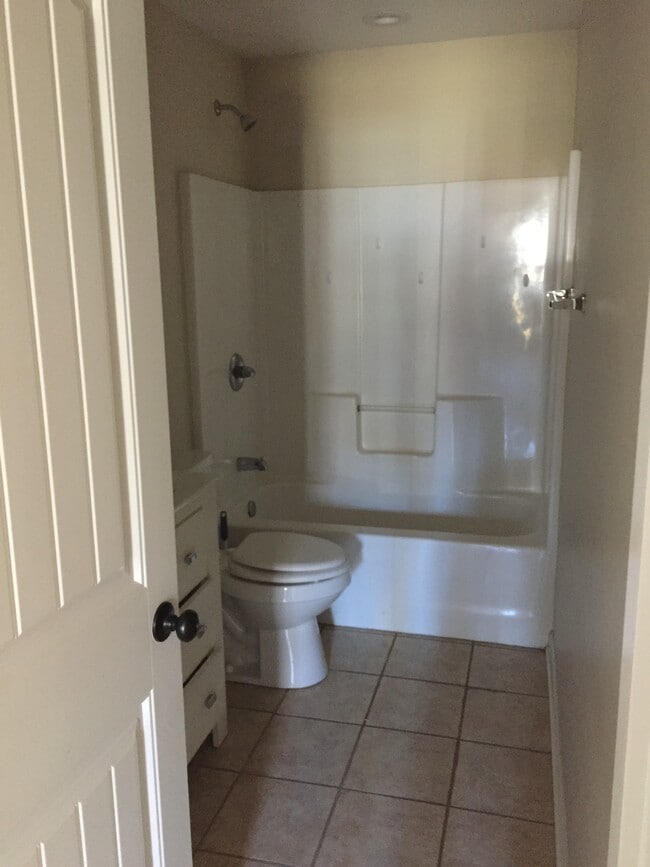 baño principal - 136 Shoally St