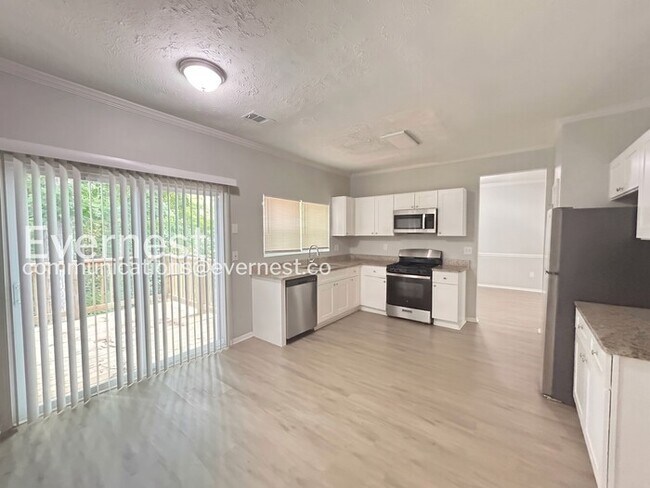 Photo - 263 Elm Forest Way
