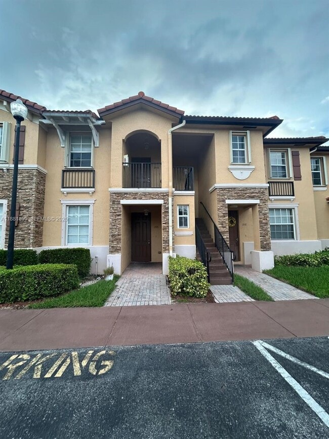 Building Photo - 1650 NE 33rd Ave Unit 205-7