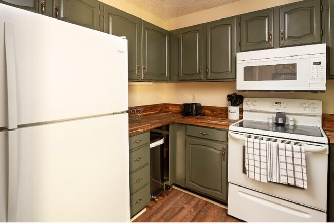 Photo - 103 Arcadia Ln