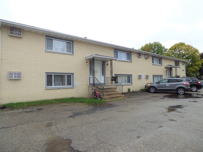 Building Photo - 2216 18 1/2 Ave NW Unit 1