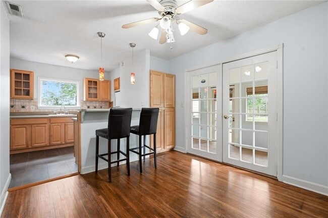 1951 Dresden Dr NE