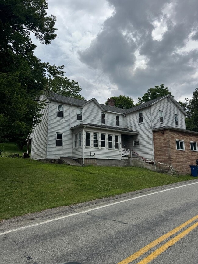 Building Photo - 225 Thompson Run Rd
