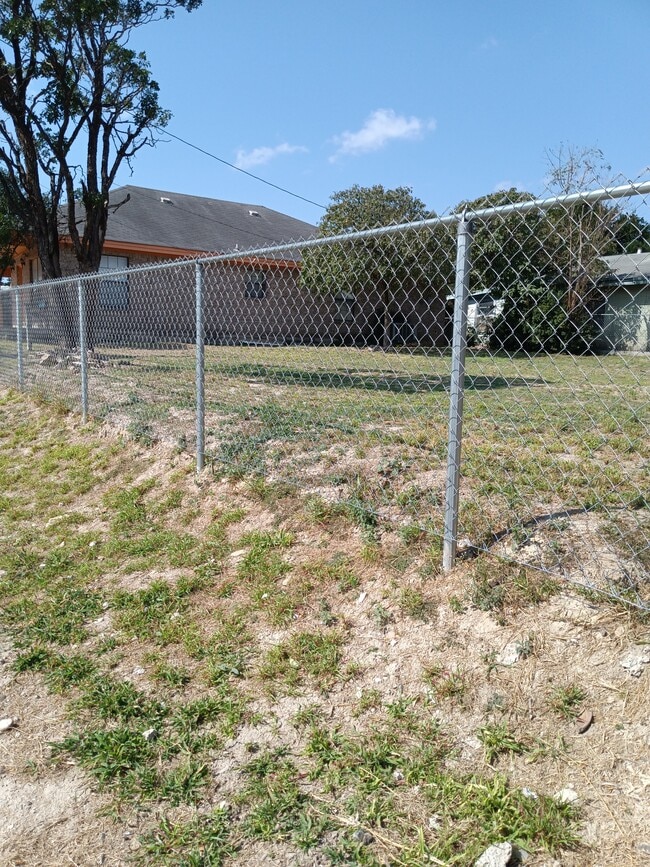 Photo - 1001 Garcia St