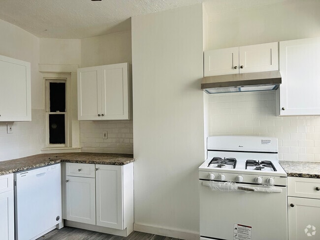 Building Photo - 38 Jefferson St Unit 1 Rental