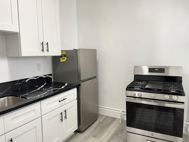 Photo - Catalina Court