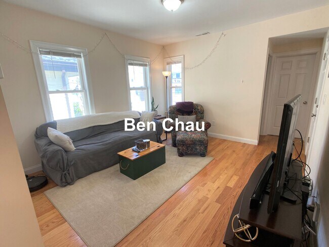 Photo - 537 Main St Unit 2B
