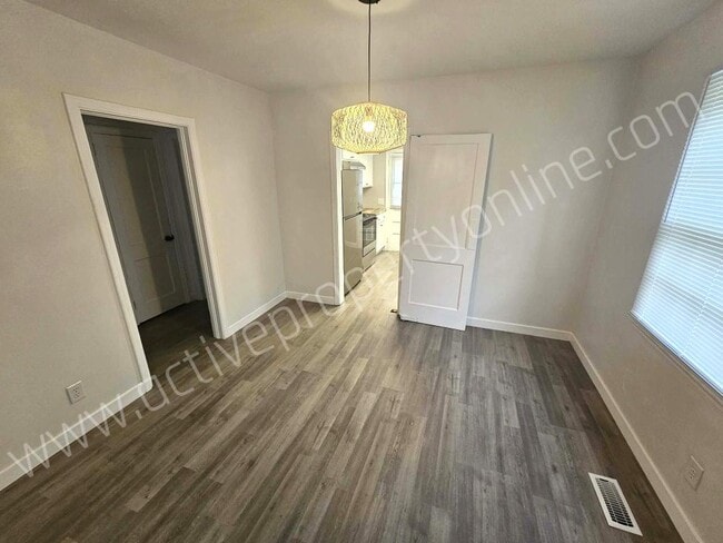 Photo - 1935 Northbrook Ave