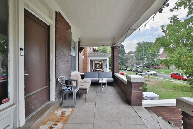 Photo - 205 E 14th Ave
