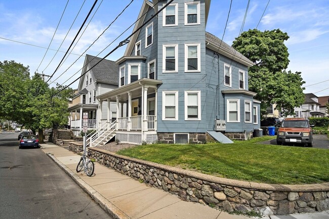 Photo - 135 Clifton St Unit 135 Clifton St. Apt #3