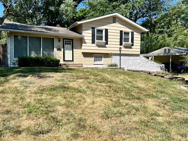 Building Photo - Spacious Home 3 Bedroom w/Fin basement for...