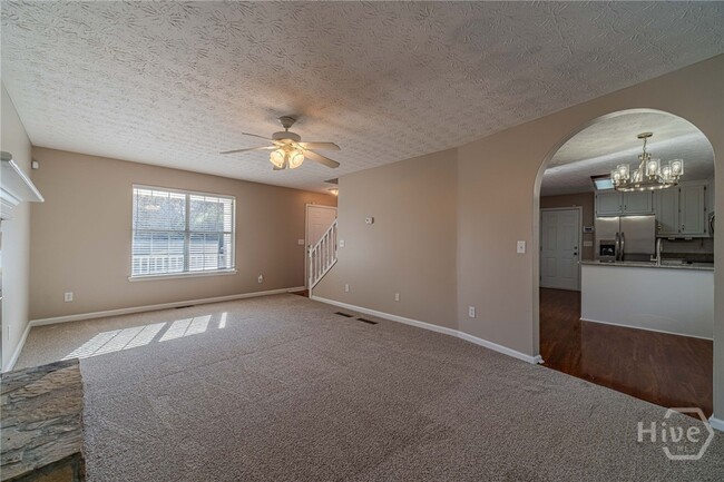 Photo - 670 Woodland Ridge Dr