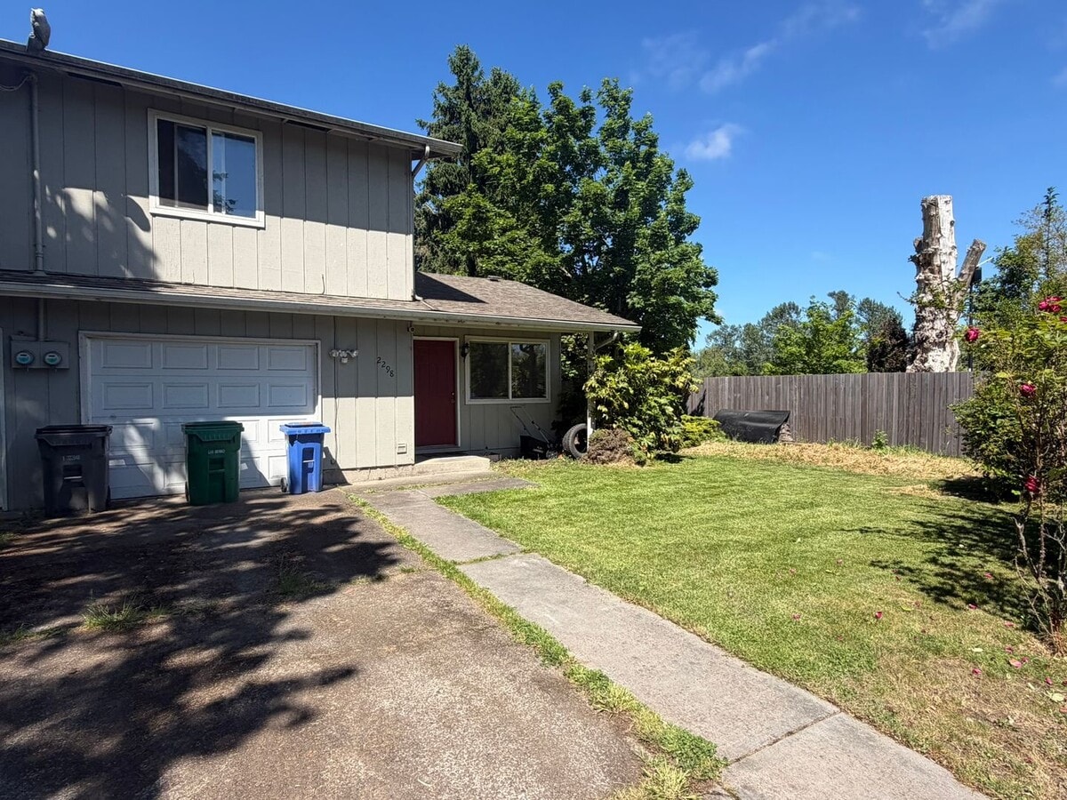 Photo - Nice 2/Bedroom 1-1/2 Bath Duplex In Bethel Area Unit 2298