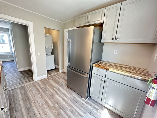 38-40-40 Cedar St