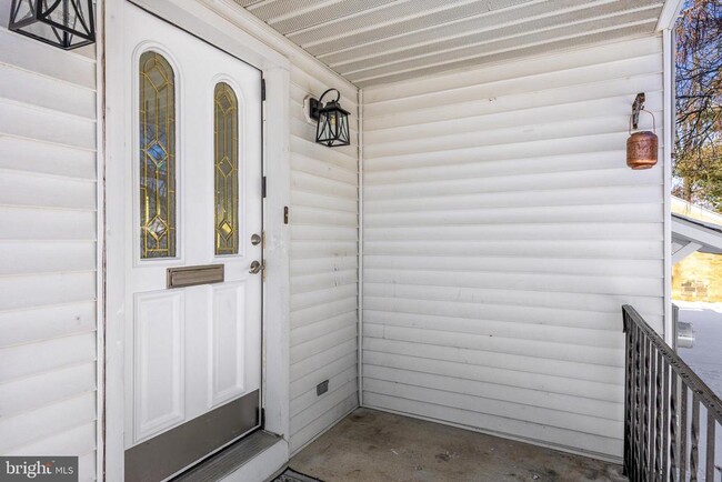 Building Photo - 306 Lincoln Ave