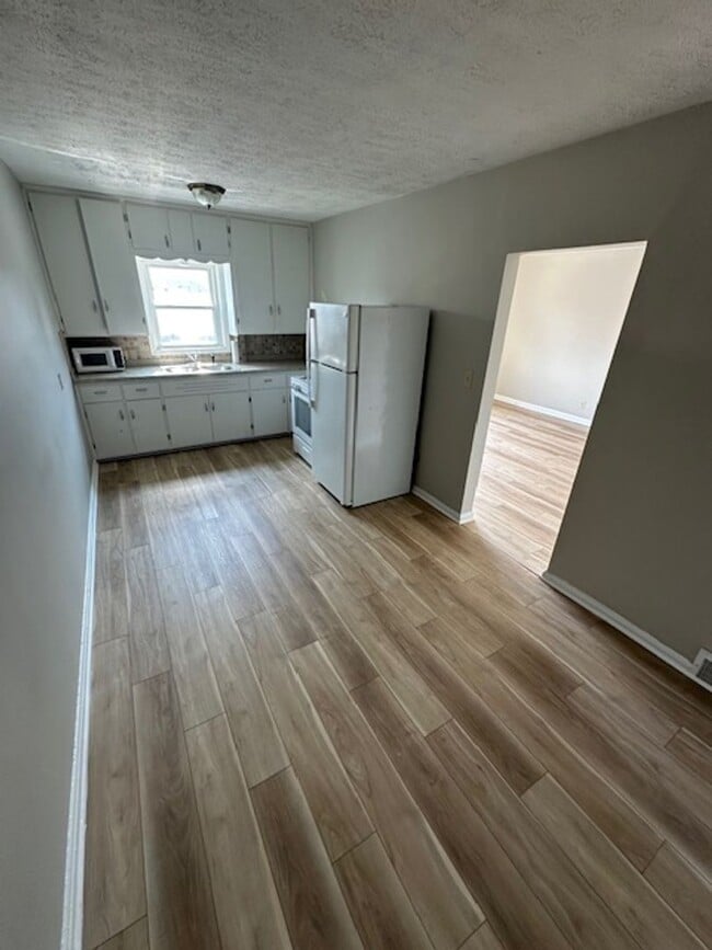 Photo - 1171 W Main St Unit 1