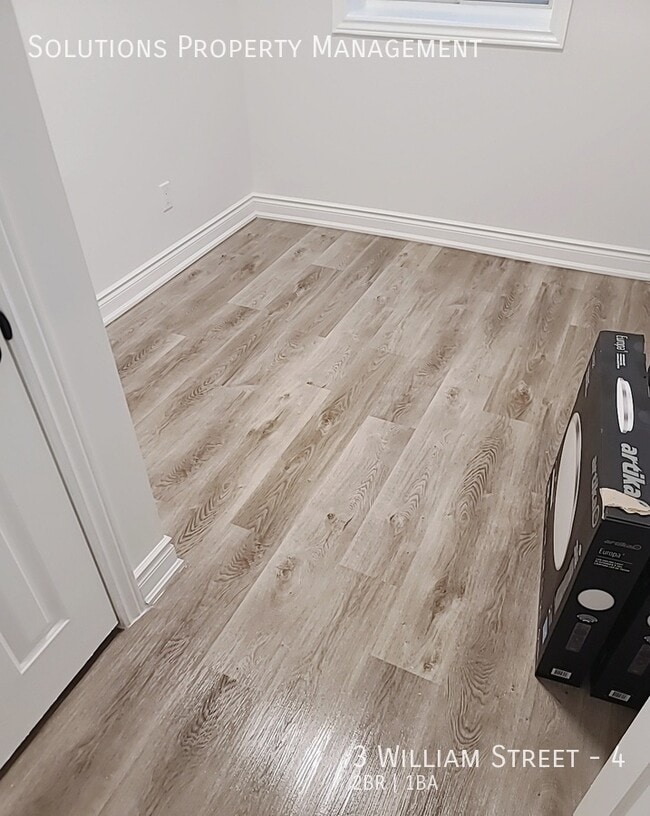 Photo - Stunning Two Bedroom Unit! Unité 4