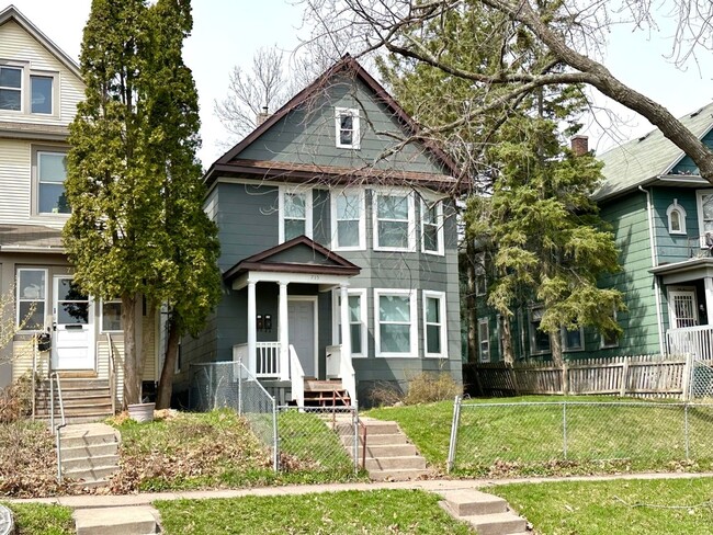 Photo - 715 E 6th St Apartment Unit #1
