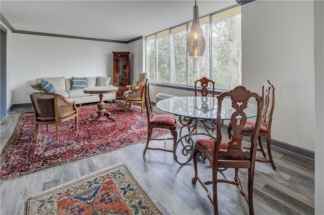 Photo - 2637 Peachtree Rd