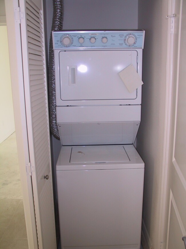 Photo - 5422 Hermitage Ave Apartments Unit 106