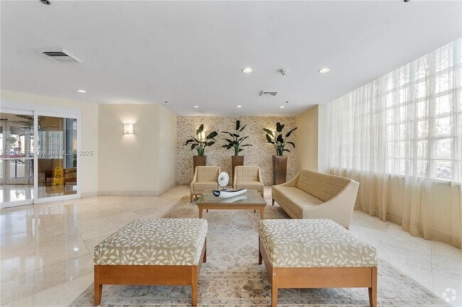 Building Photo - 6767 Collins Ave Unit 1106 Rental
