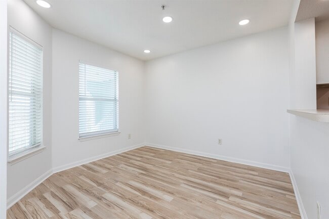 Photo - 206 16th St Unit L