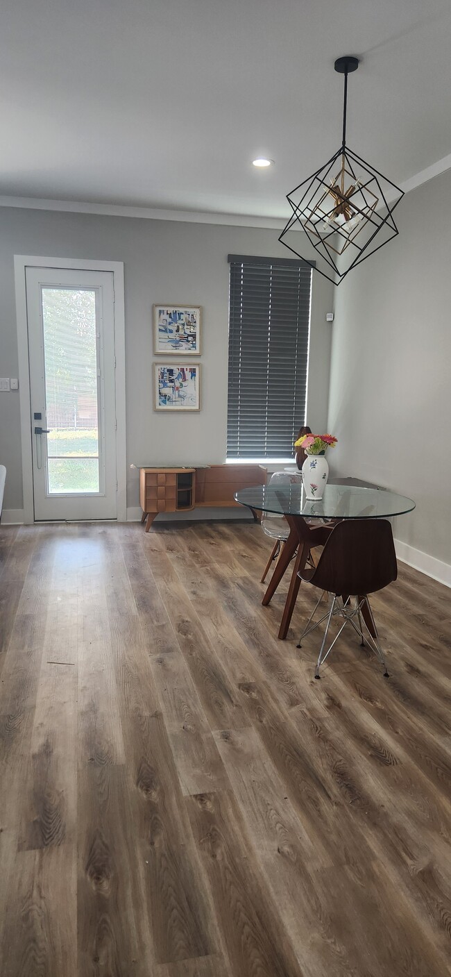 Photo - 1322 Strickland St