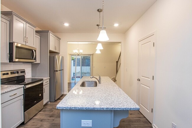 Photo - BEAUTIFUL 2 Bedroom Townhome in MIDLAND AVAILABLE FEBRUARY 2026