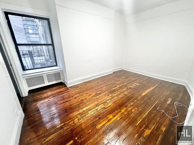 Photo - YORK AVENUE Unidad 2E