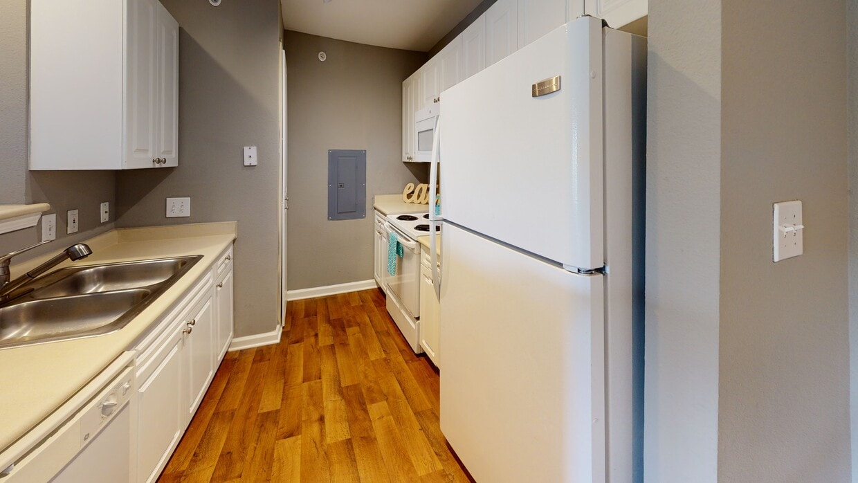 Photo - J 501 Estates Apartments