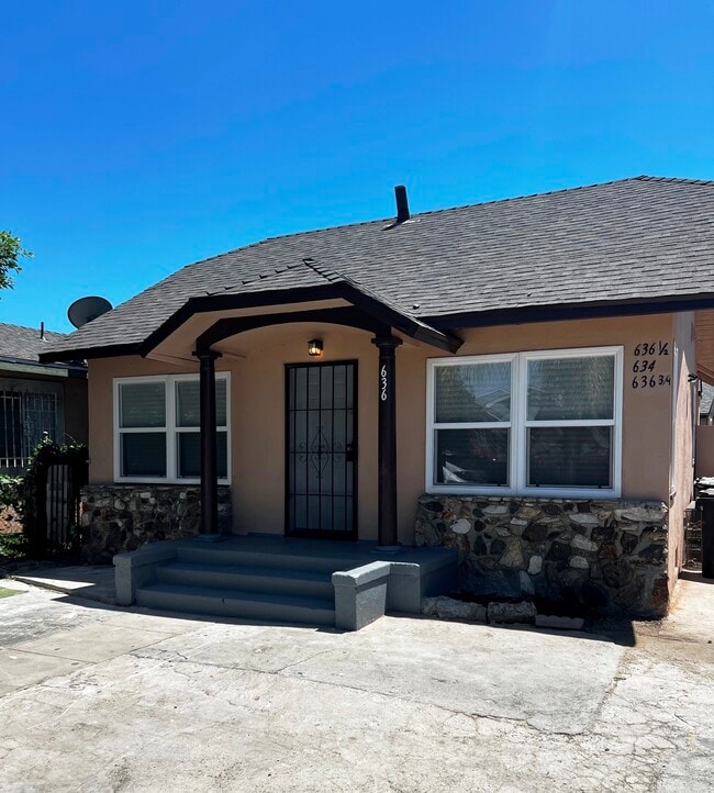Front of Unit - 634 E 87th St Unit 634 E 87th Street