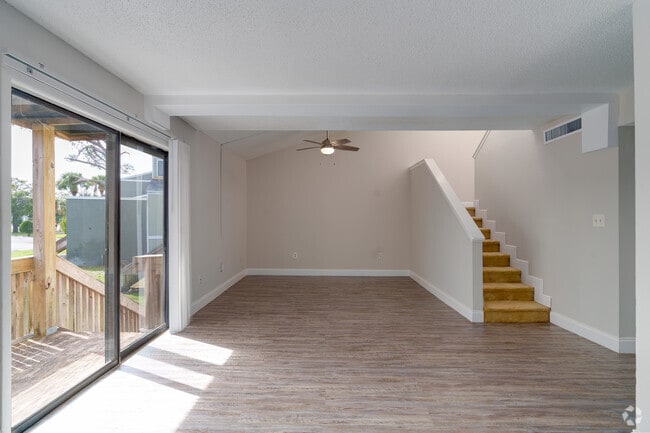 B3 - 2BR, 2BA - 1085SF - Living Room