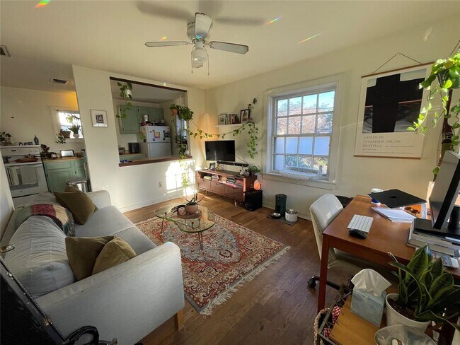 Photo - 803 W Gibson St